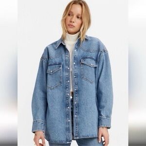 Levi’s womens Dylan relaxed denim jean shirt jacket, size S